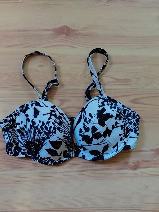 Fantasie Other - Fantasie Black & White Floral Underwire Bikini Top. Size US 34D